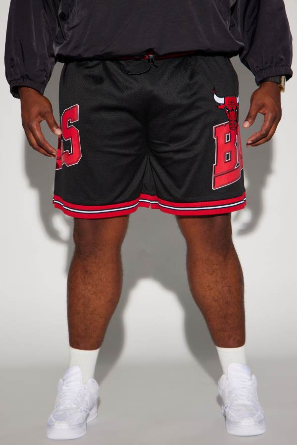 Black Fashion Nova Bulls Step Back Mesh Men Shorts USA | 310475EWX